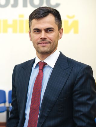 Артем Стоянов